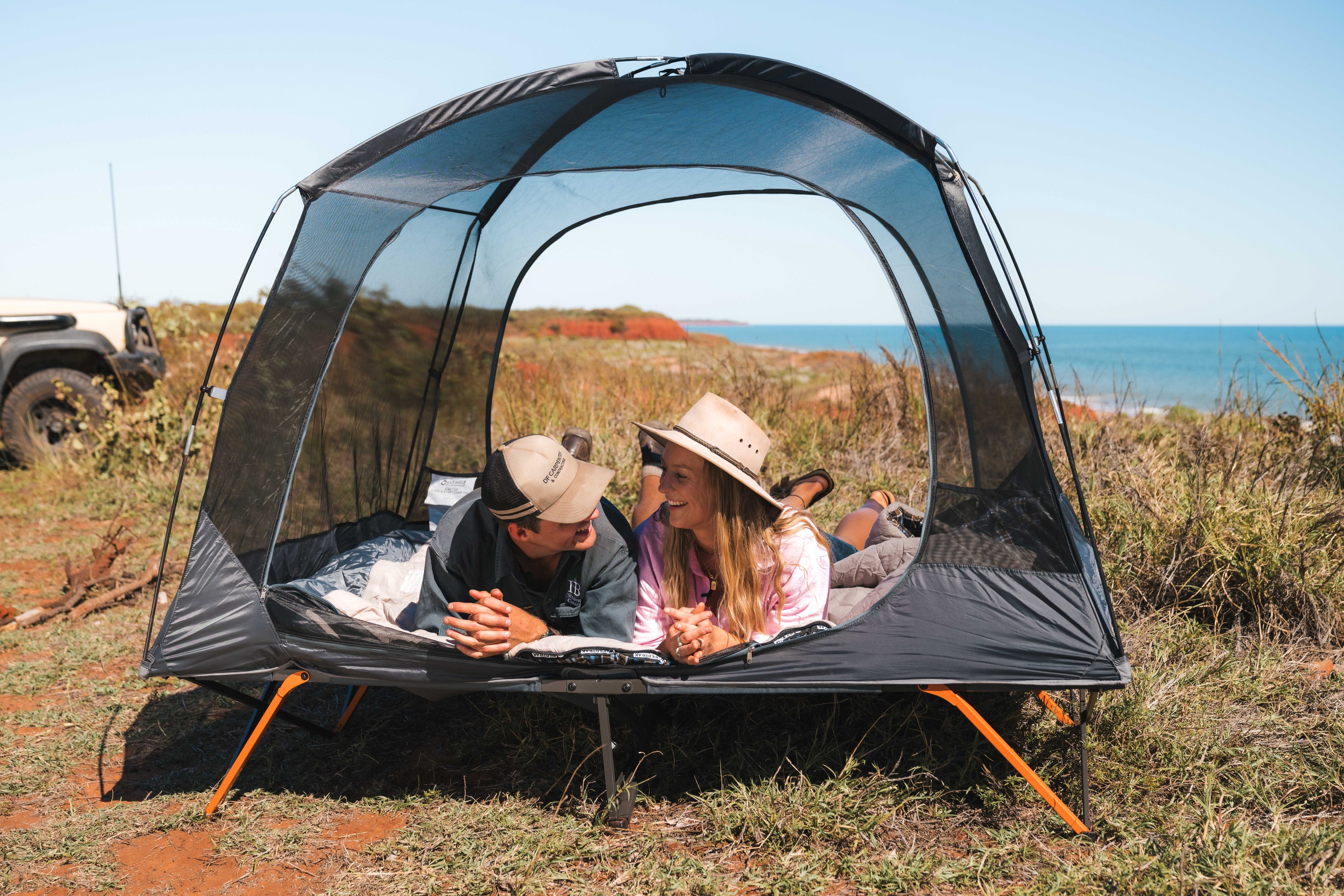 Wildtrak™ Easy Up Queen Stretcher Tent, Powder Coated Steel Frame, Ultra-fine Mesh, 2 Large Vestibules, Internal pockets, Mesh Storage Shelf, Ripsop Waterproof Fly, Heavy Duty Carry Bag with Handles (200x144x150cm)