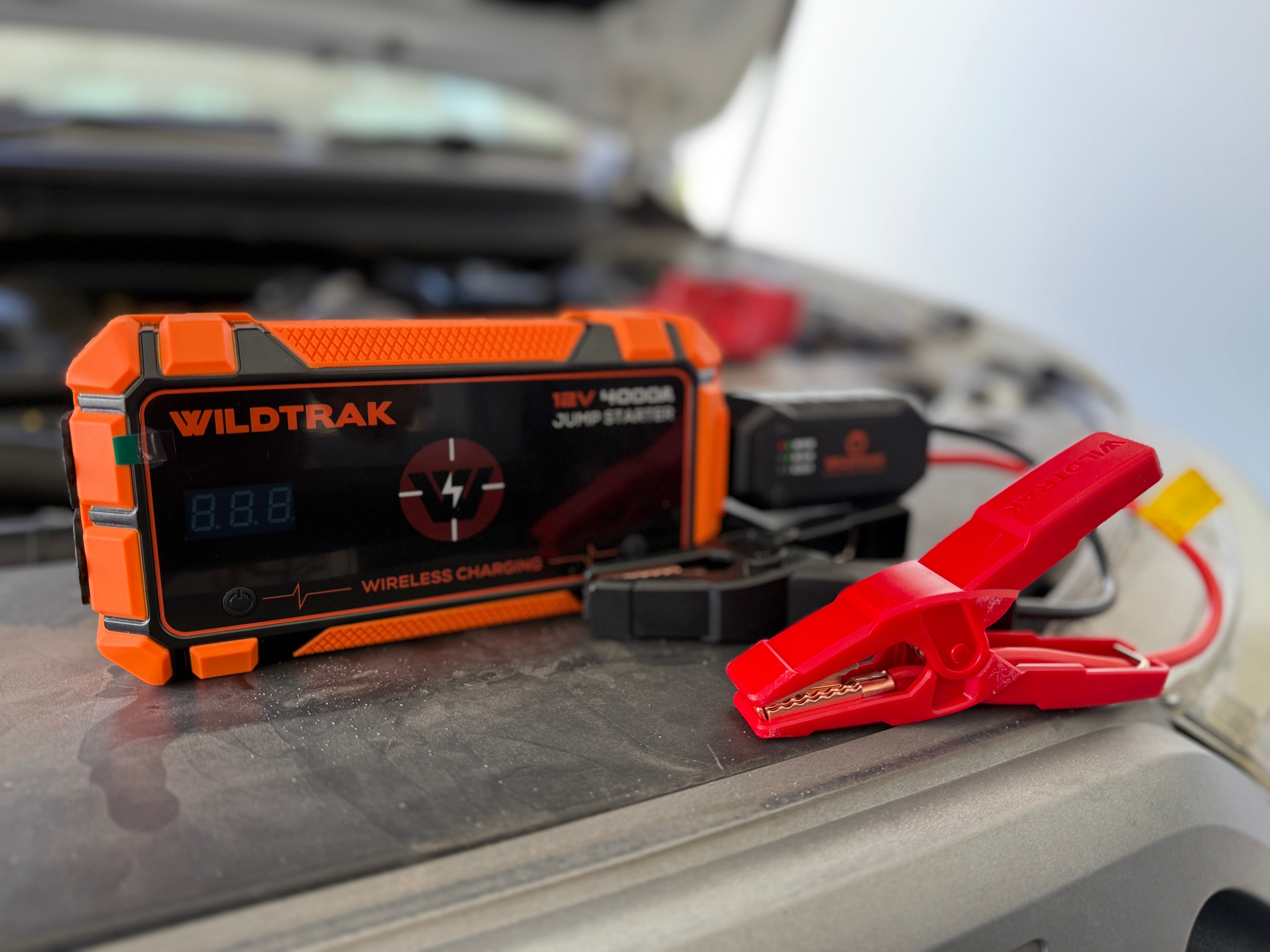 Wildtrak™ Heavy-Duty 4000A 28KMAH HP Lithium Car & 4WD Jump Starter (Petrol & Diesel) with Case, USB C Port & Wireless Charging