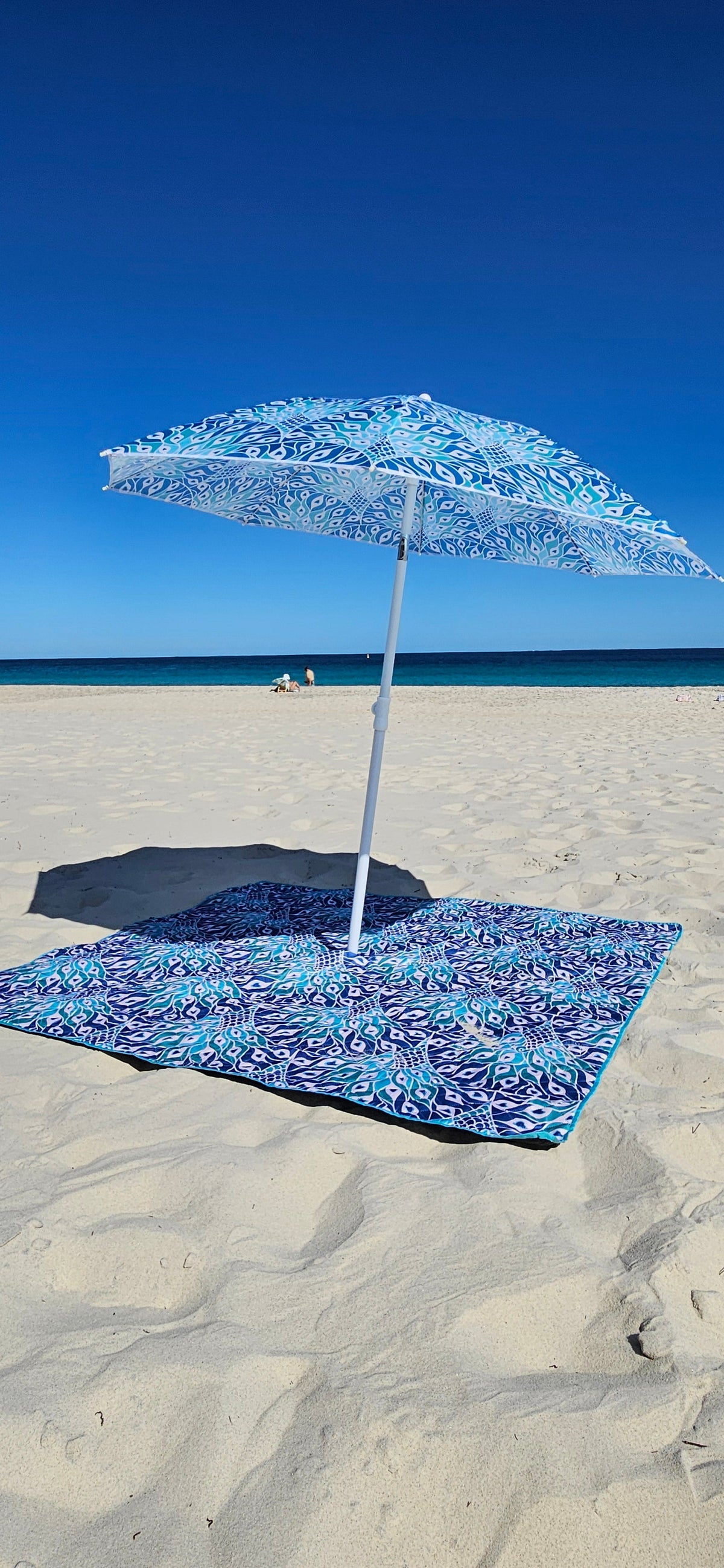 Good Vibes™ 1.6m Beach Umbrella with Carry Bag, Shoulder Strap - Peacock Paradise