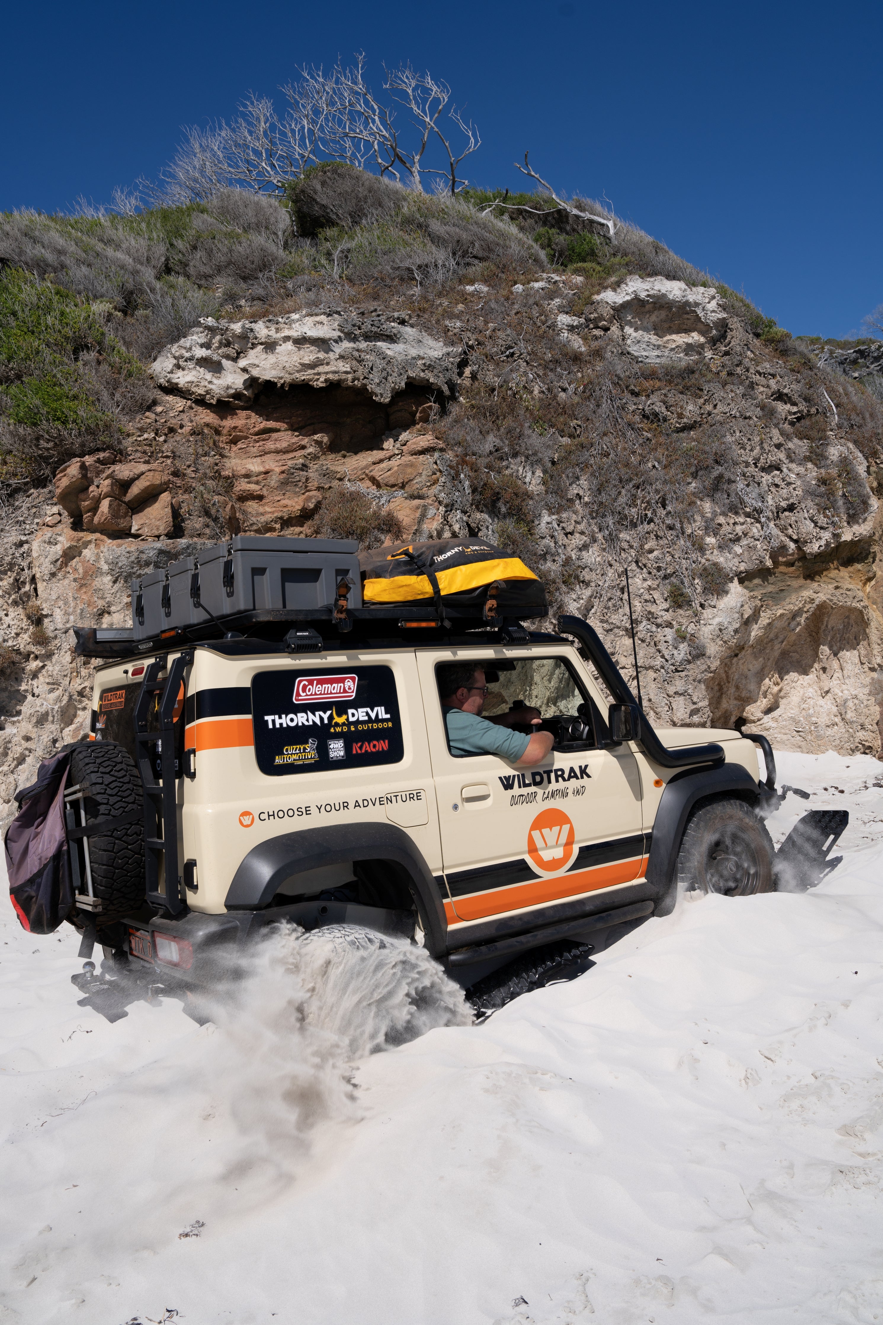 4WD Flex Recovery Traks Heavy Duty 10,000KG UV-Stabilised, Mounting Kit and Straps 33x103cm